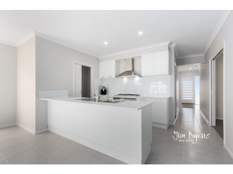 52 ABBEYARD DRIVE, Clyde VIC 3978