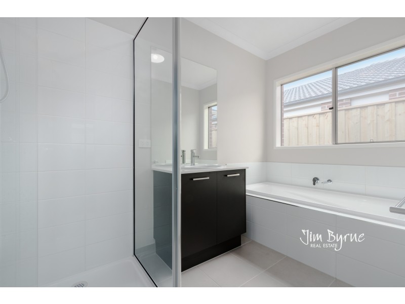 52 ABBEYARD DRIVE, Clyde VIC 3978