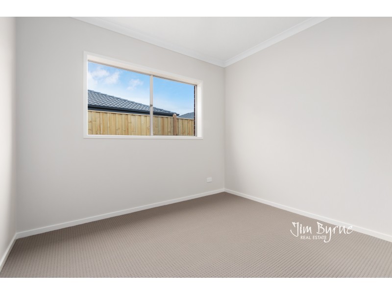 52 ABBEYARD DRIVE, Clyde VIC 3978