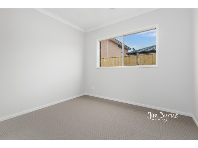 52 ABBEYARD DRIVE, Clyde VIC 3978