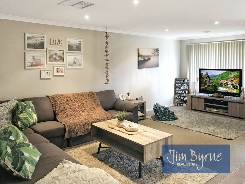 69  Donohue Street, Cranbourne East VIC 3977