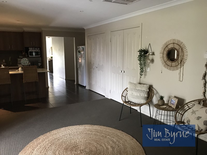69  Donohue Street, Cranbourne East VIC 3977