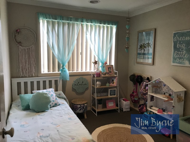 69  Donohue Street, Cranbourne East VIC 3977