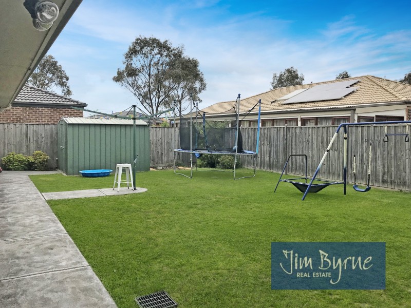 69  Donohue Street, Cranbourne East VIC 3977