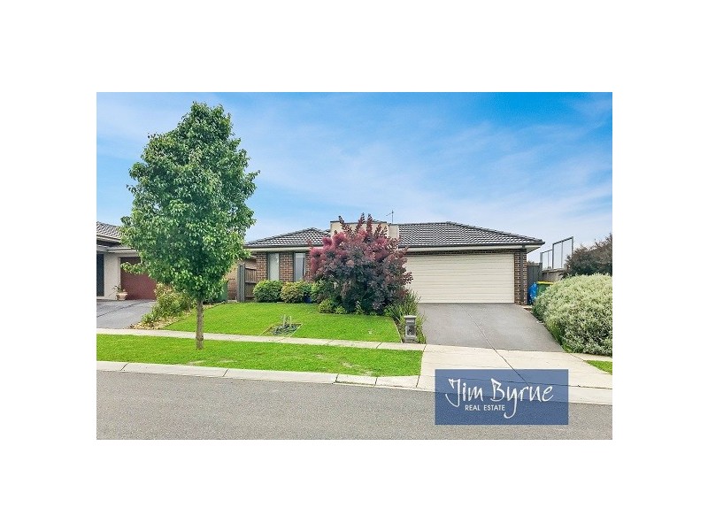 4 MAJESTIC DRIVE, Officer VIC 3809