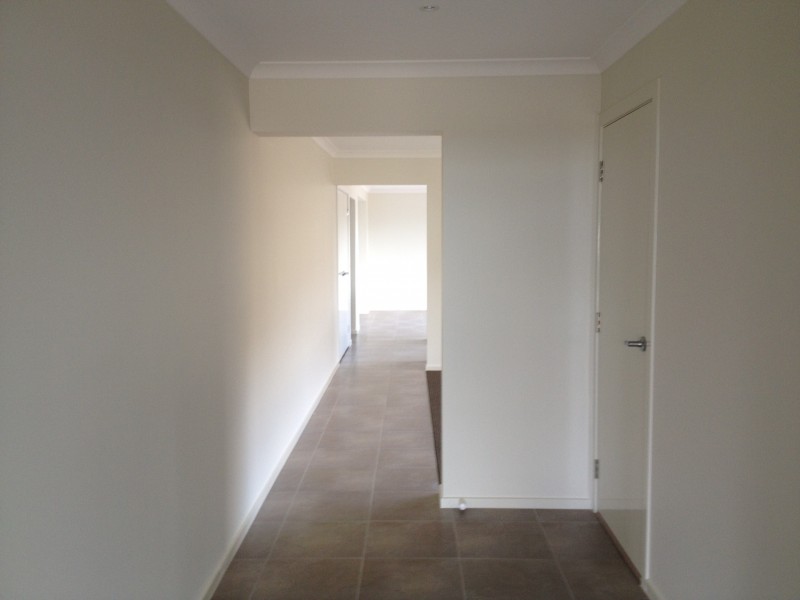 4 MAJESTIC DRIVE, Officer VIC 3809