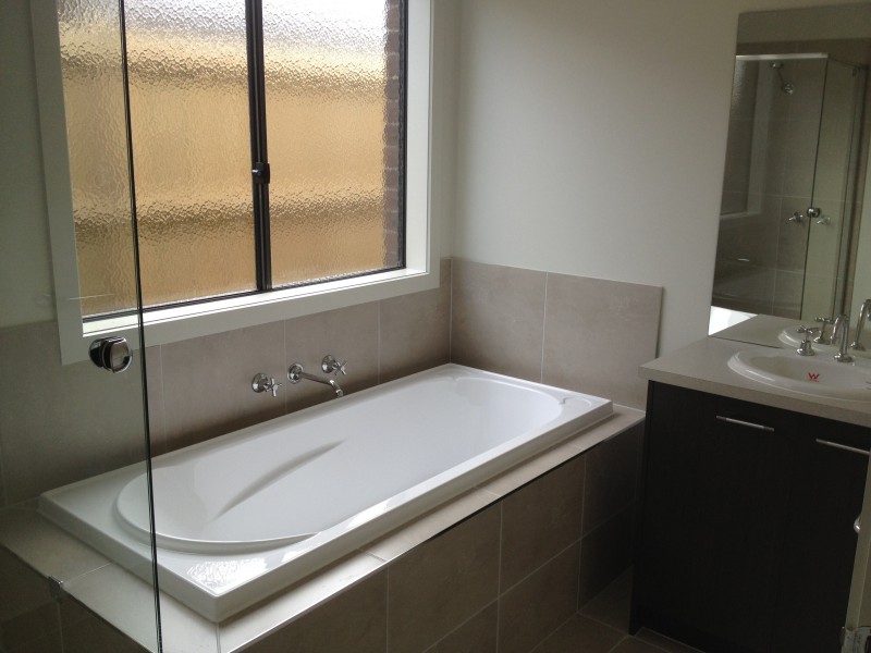 4 MAJESTIC DRIVE, Officer VIC 3809