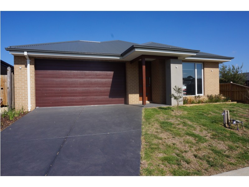 47 Crepe Avenue, Cranbourne West VIC 3977