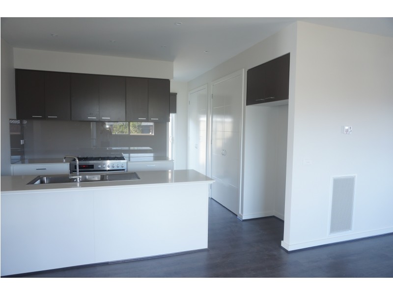 47 Crepe Avenue, Cranbourne West VIC 3977