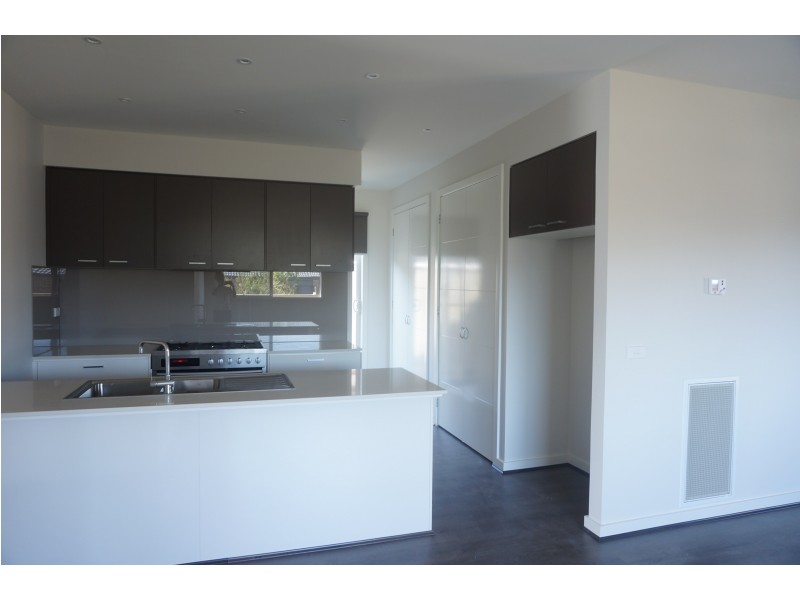 47 Crepe Avenue, Cranbourne West VIC 3977