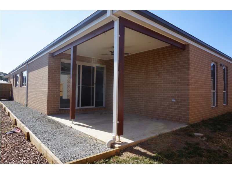 47 Crepe Avenue, Cranbourne West VIC 3977