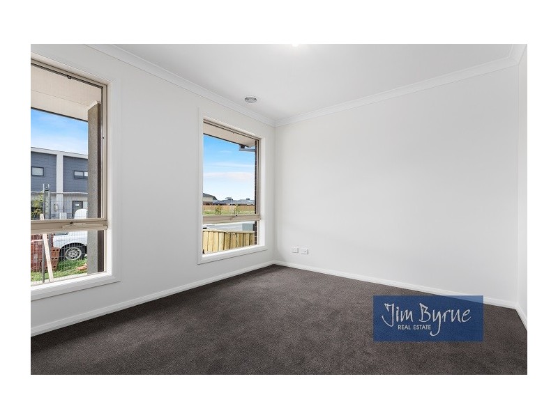 91 HENRY STREET, Pakenham VIC 3810