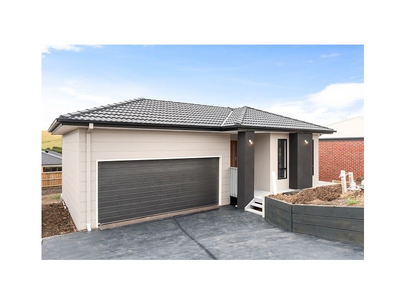 30 Eastbourne Crescent, Officer VIC 3809