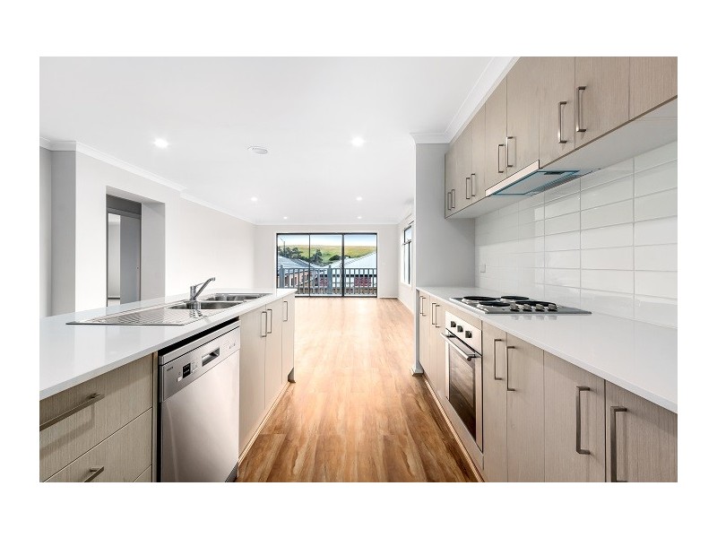 30 Eastbourne Crescent, Officer VIC 3809