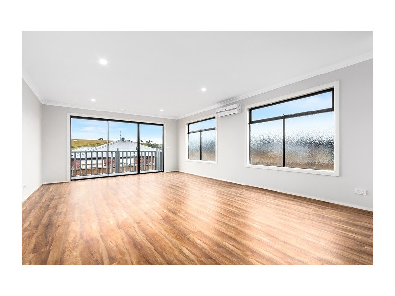 30 Eastbourne Crescent, Officer VIC 3809