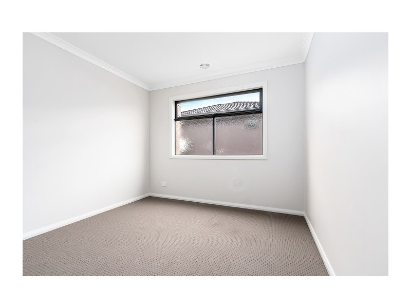 30 Eastbourne Crescent, Officer VIC 3809