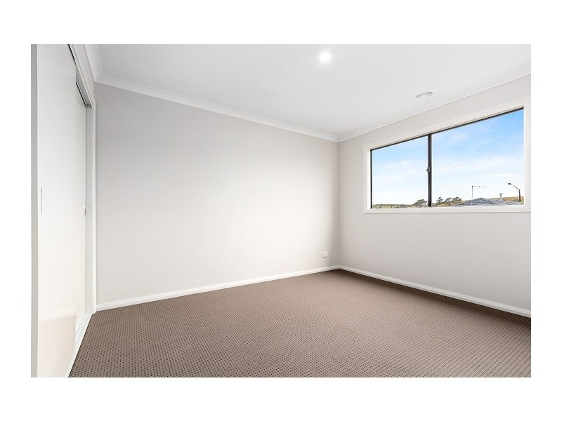 30 Eastbourne Crescent, Officer VIC 3809