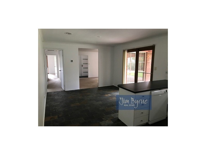 5 COOLABAH GROVE, Berwick VIC 3806