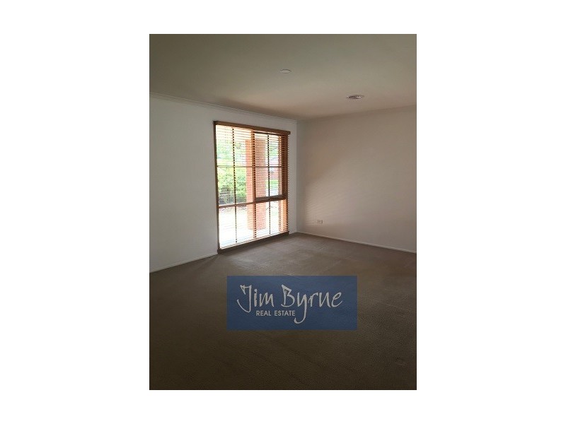 5 COOLABAH GROVE, Berwick VIC 3806