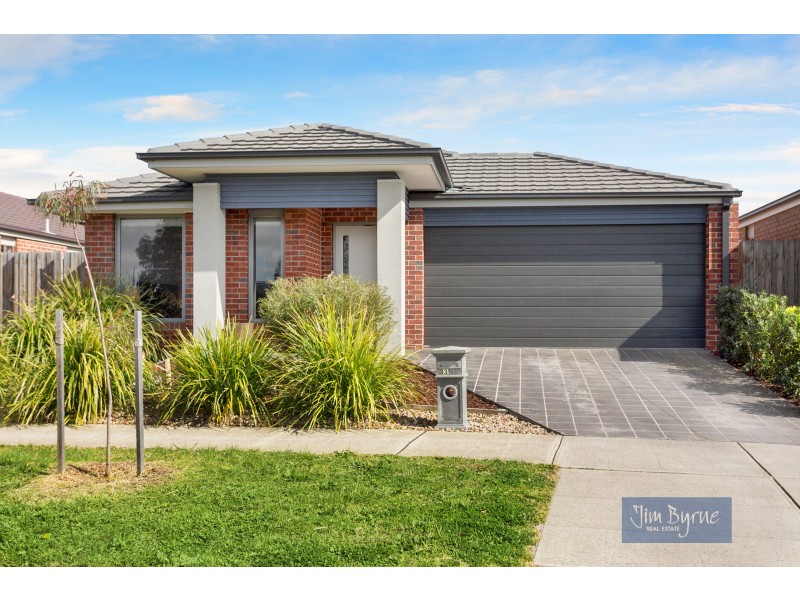 30 Ferrari Drive, Cranbourne East VIC 3977