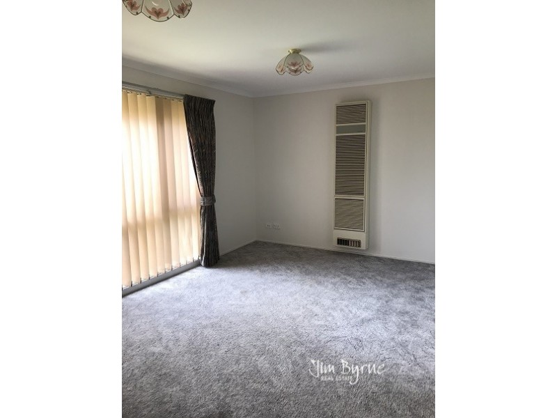 10 CANTLE CLOSE, Pakenham VIC 3810