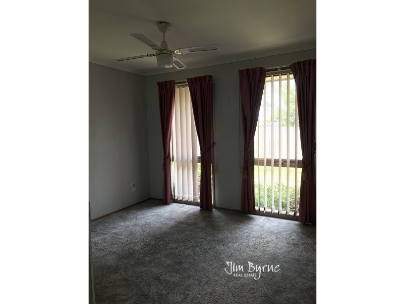 10 CANTLE CLOSE, Pakenham VIC 3810