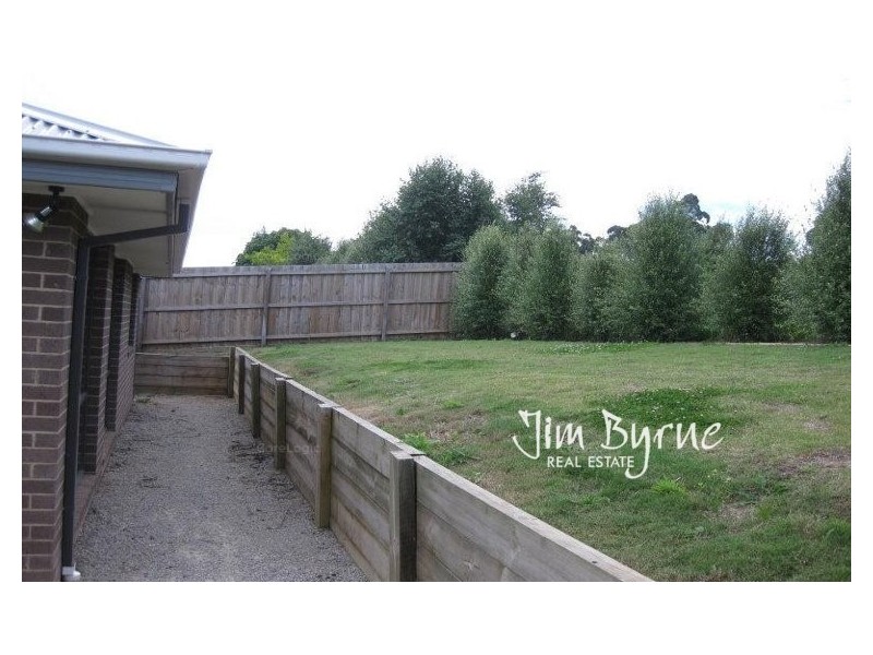 26 SUTHERLAND WAY, Drouin VIC 3818