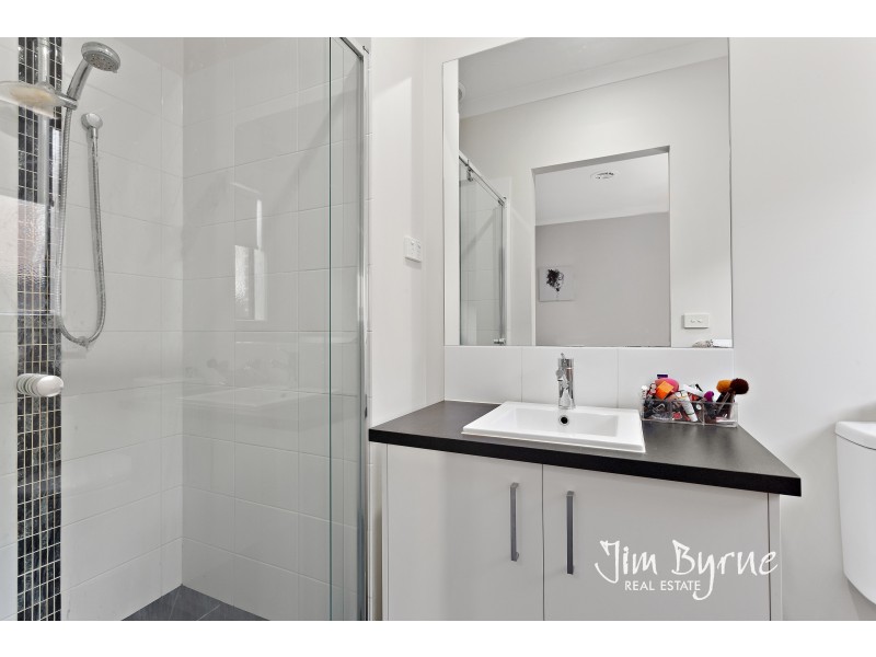 18 Connewara Crescent, Clyde North VIC 3978