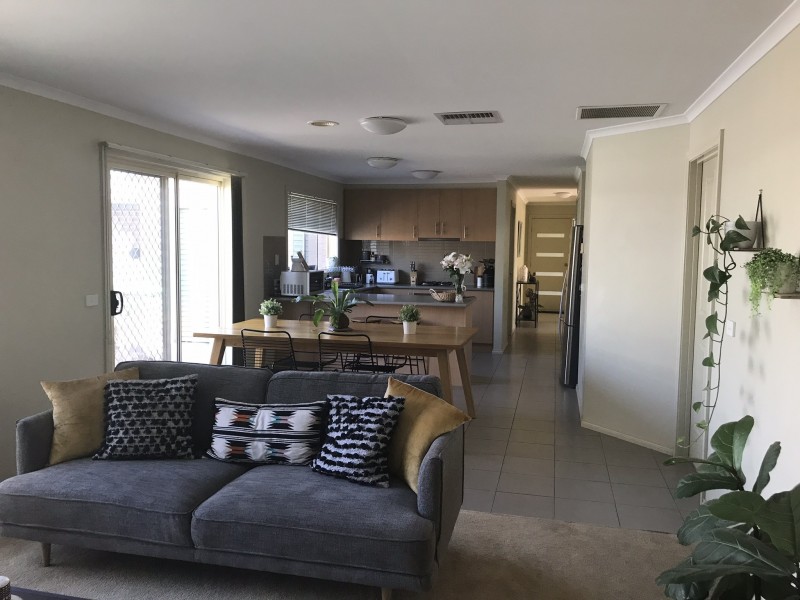 22 Seville Street, Pakenham VIC 3810