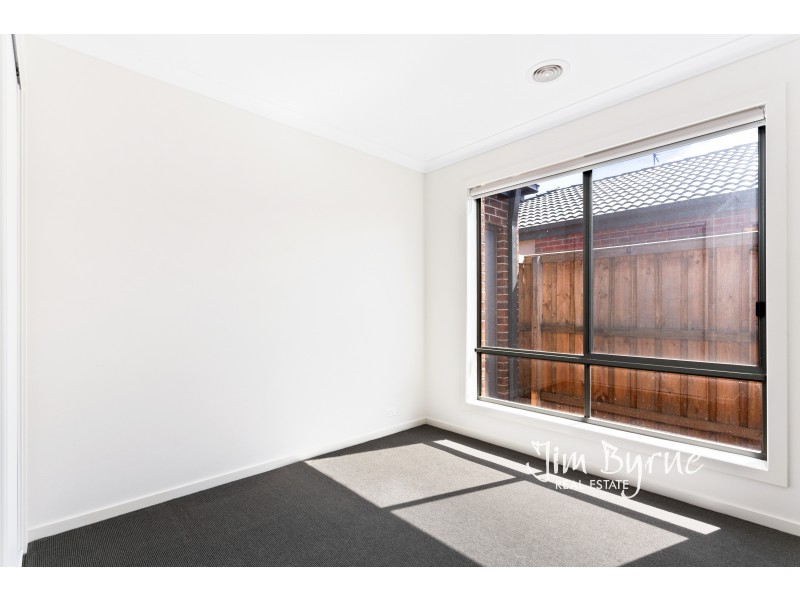 21 PELHAM STREET, Officer VIC 3809