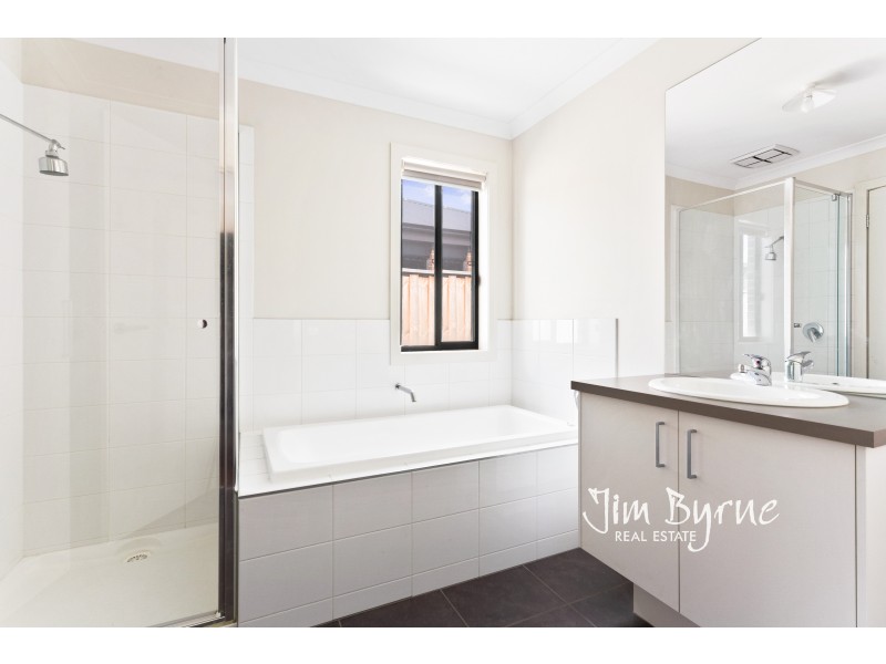 21 PELHAM STREET, Officer VIC 3809