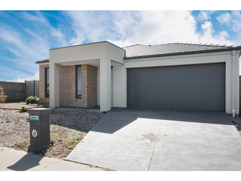 48 Alarah Boulevard, Cranbourne West VIC 3977