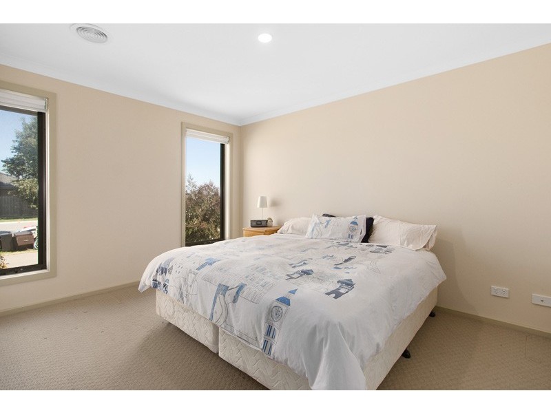 48 Alarah Boulevard, Cranbourne West VIC 3977