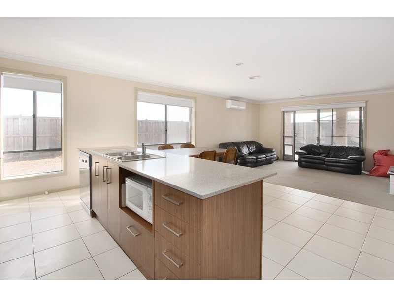 48 Alarah Boulevard, Cranbourne West VIC 3977