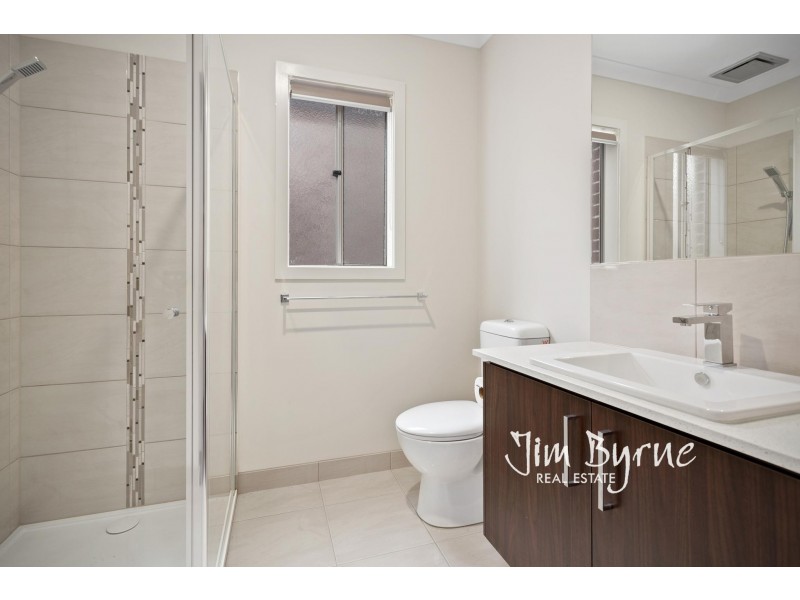 12 ALEXINE STREET, Officer VIC 3809