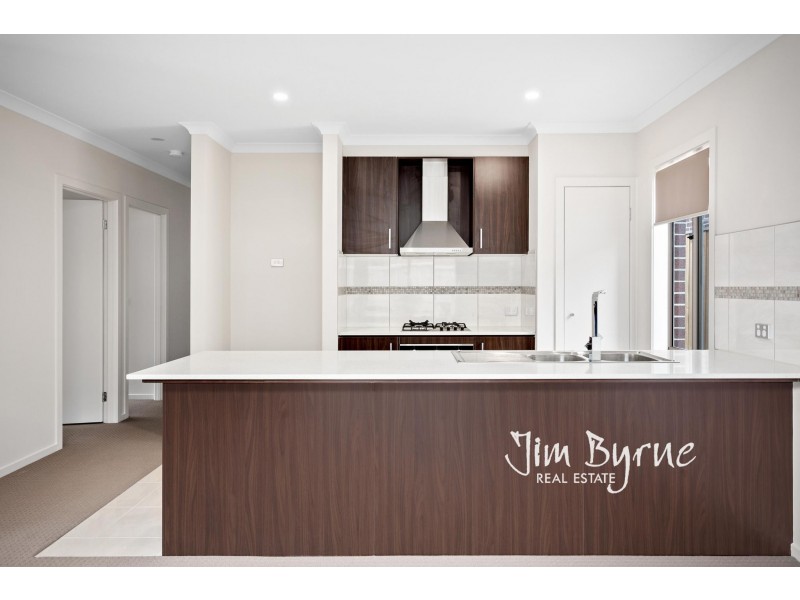 12 ALEXINE STREET, Officer VIC 3809