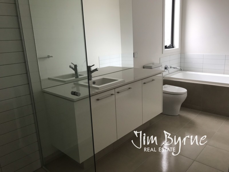 23 BONA VISTA RISE, Clyde VIC 3978