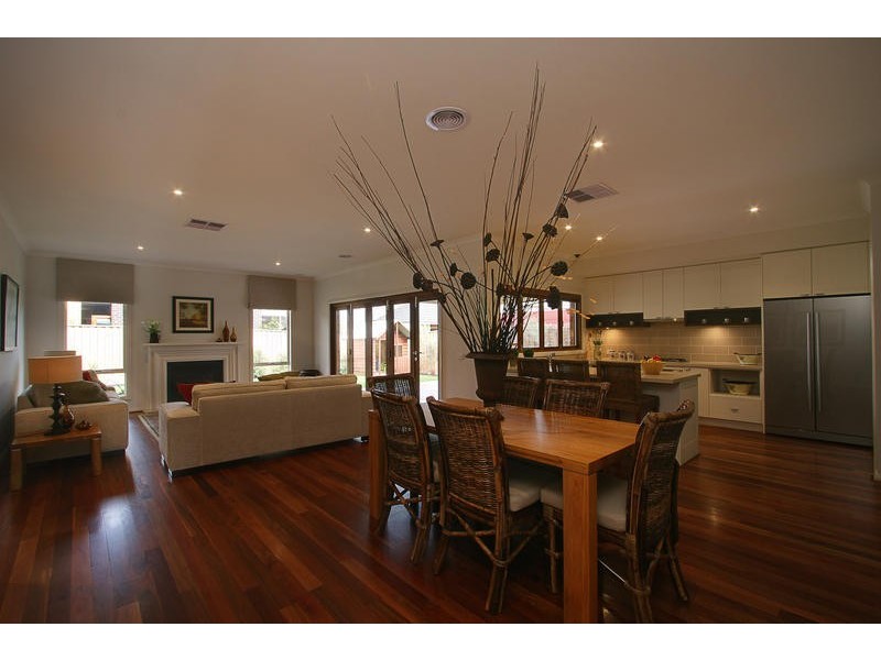 23 Kooyong Close, Officer VIC 3809