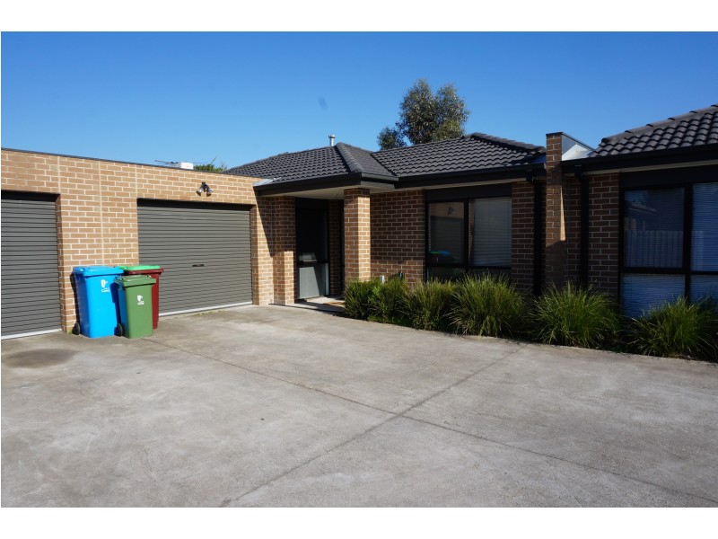 2/15 Plateau Crescent, Hampton Park VIC 3976