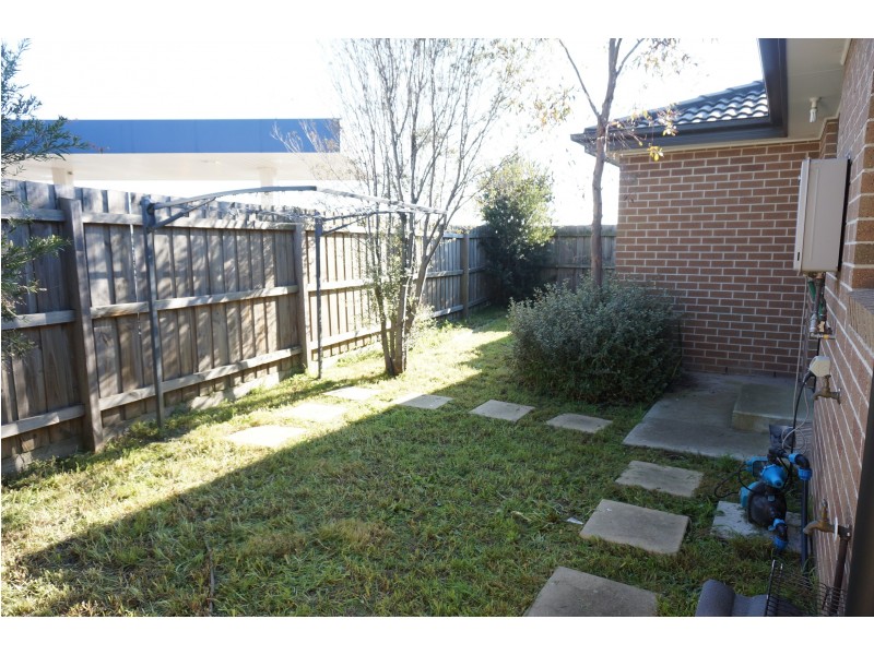 2/15 Plateau Crescent, Hampton Park VIC 3976