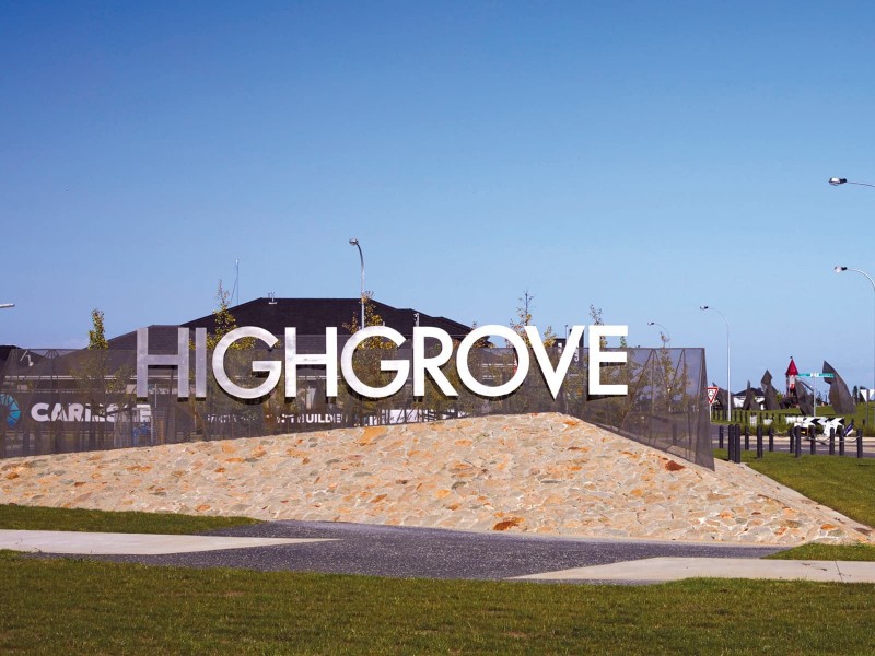 2 COMPTON WAY, Clyde North VIC 3978