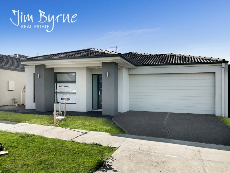 13 LANDSDOWNE AVENUE, Clyde North VIC 3978