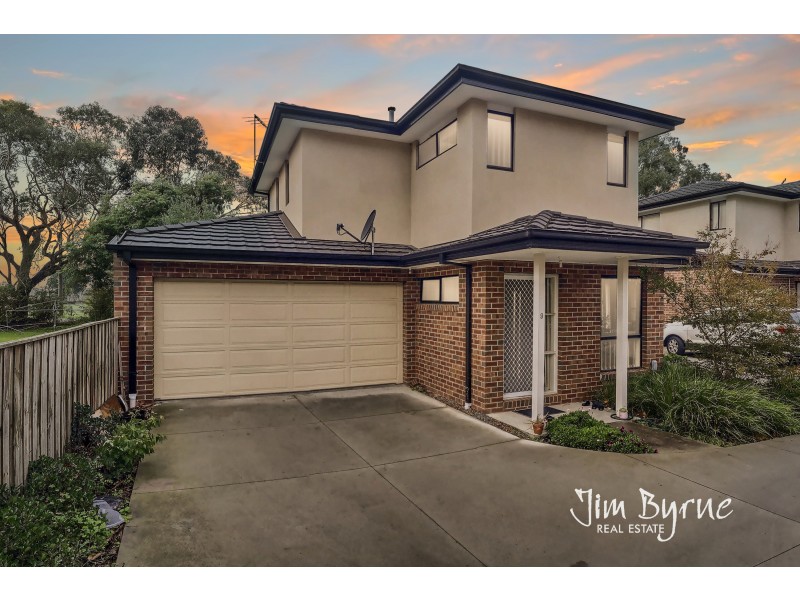 9/2 EDINBURGH DRIVE, Beaconsfield VIC 3807