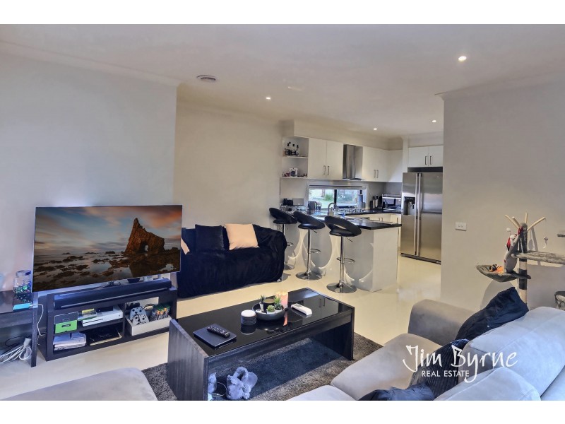 9/2 EDINBURGH DRIVE, Beaconsfield VIC 3807