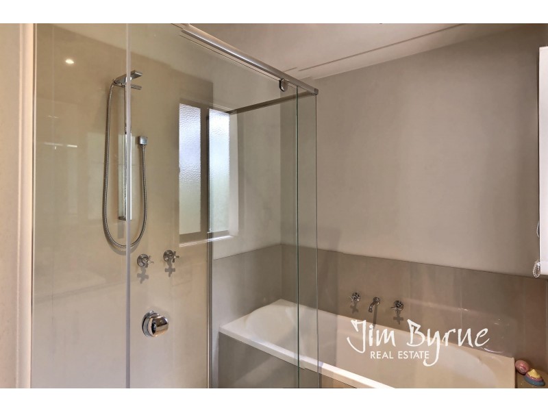 9/2 EDINBURGH DRIVE, Beaconsfield VIC 3807