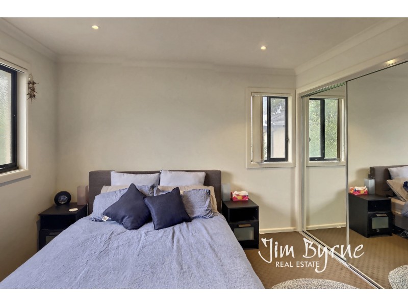 9/2 EDINBURGH DRIVE, Beaconsfield VIC 3807