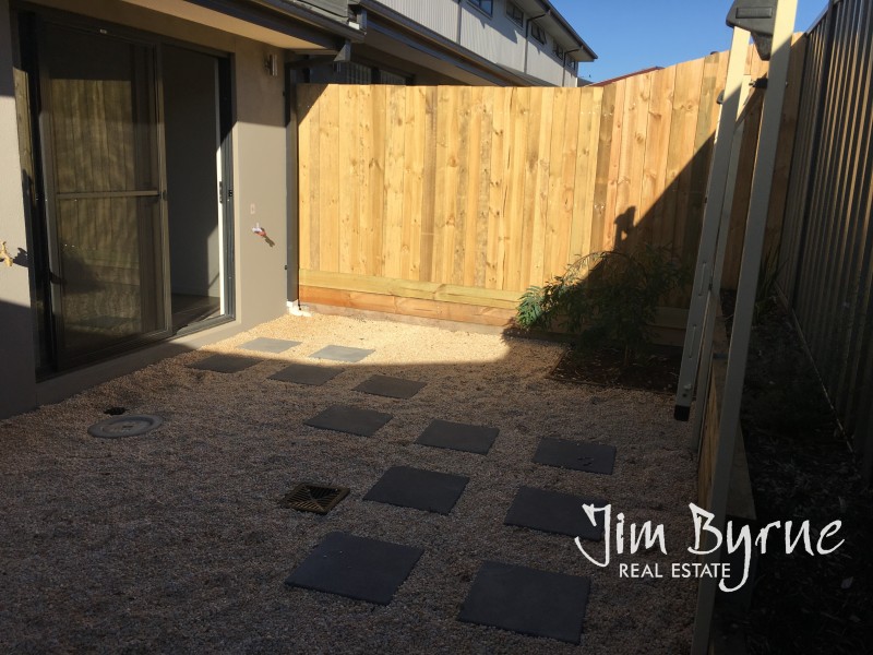 7 NEBULA LANE, Cranbourne East VIC 3977
