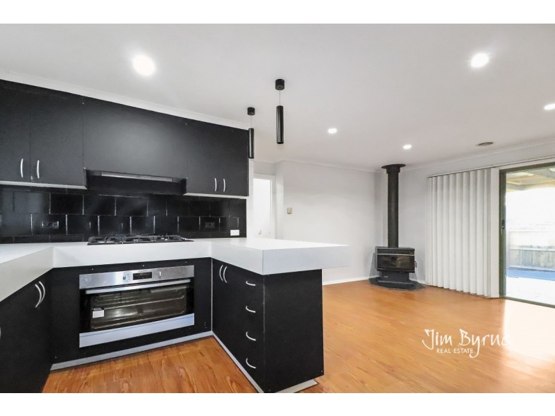 16 JAMIE COURT, Pakenham VIC 3810