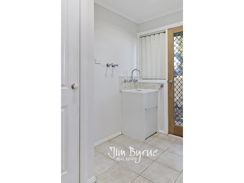 16 JAMIE COURT, Pakenham VIC 3810