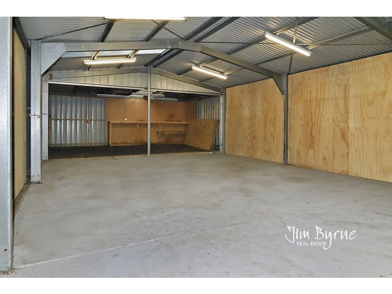 16 JAMIE COURT, Pakenham VIC 3810